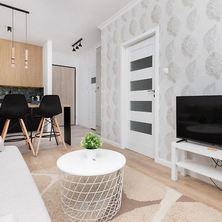 Starowiejska Apartment With Balcony Next To Arena Gdansk Stadium By Noclegi Renters Екстериор снимка
